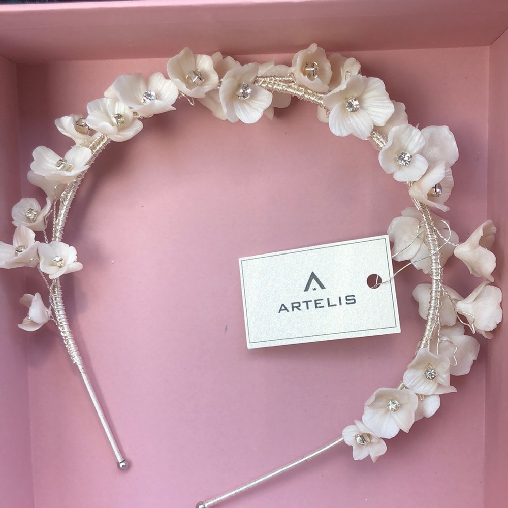 Artelis Bridal head band. New with tags